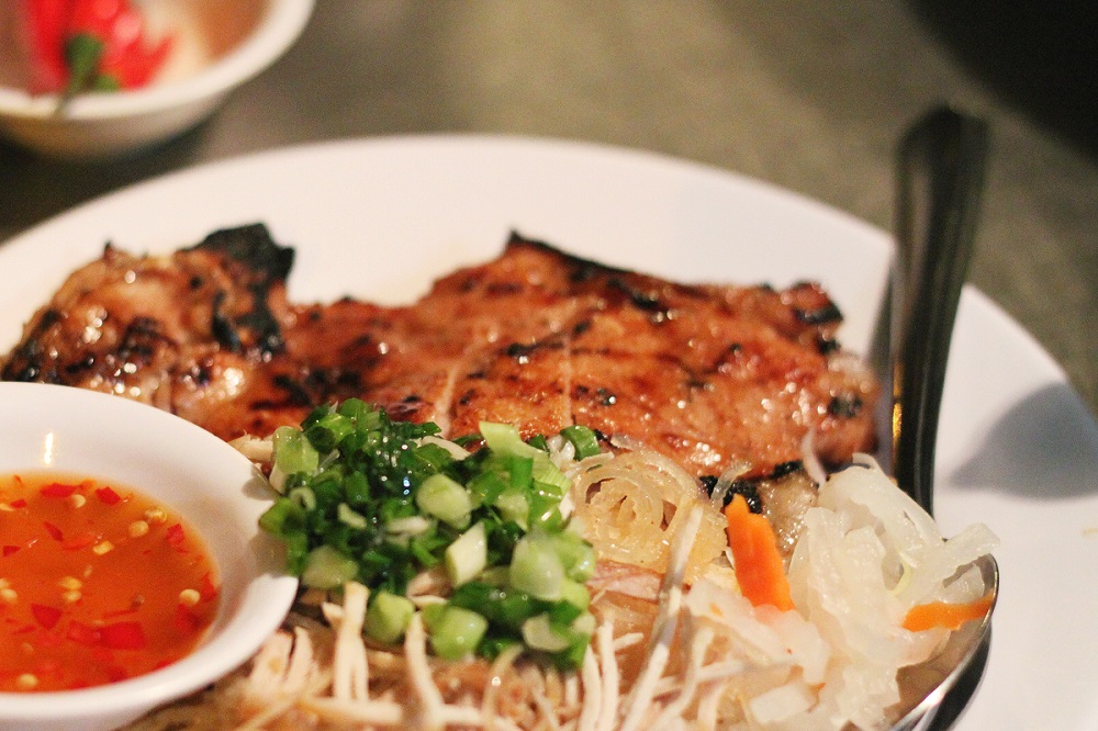 Món cơm tấm đậm đà hương vị của Sài Gòn
