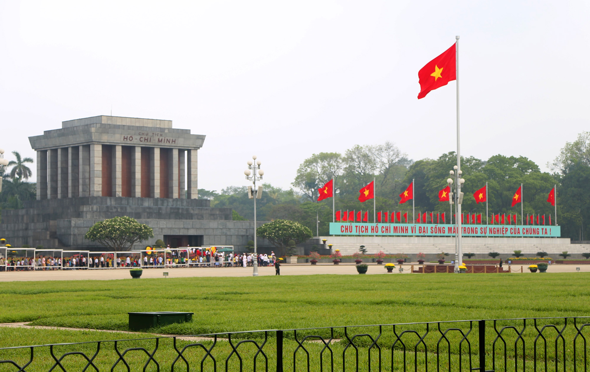Quảng trường Ba Đình - Quảng trường lớn nhất Việt Nam