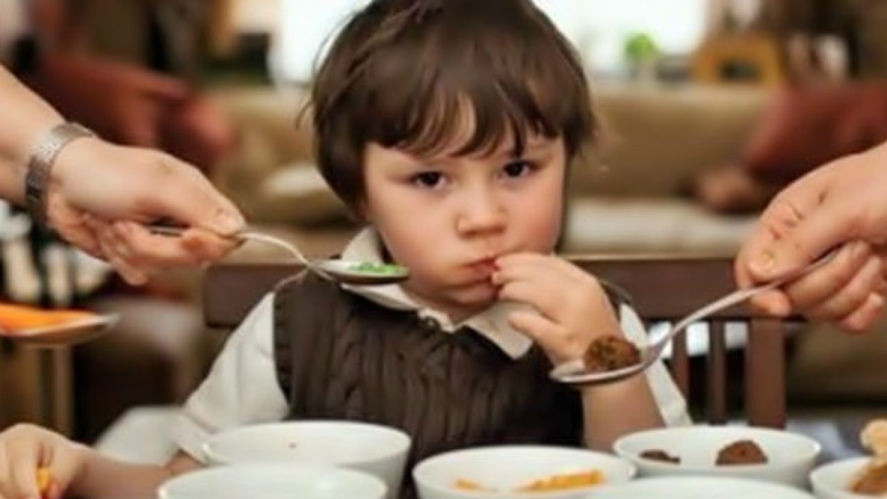 Những điều không nên có trong bữa ăn của trẻ mà mẹ cần lưu ý